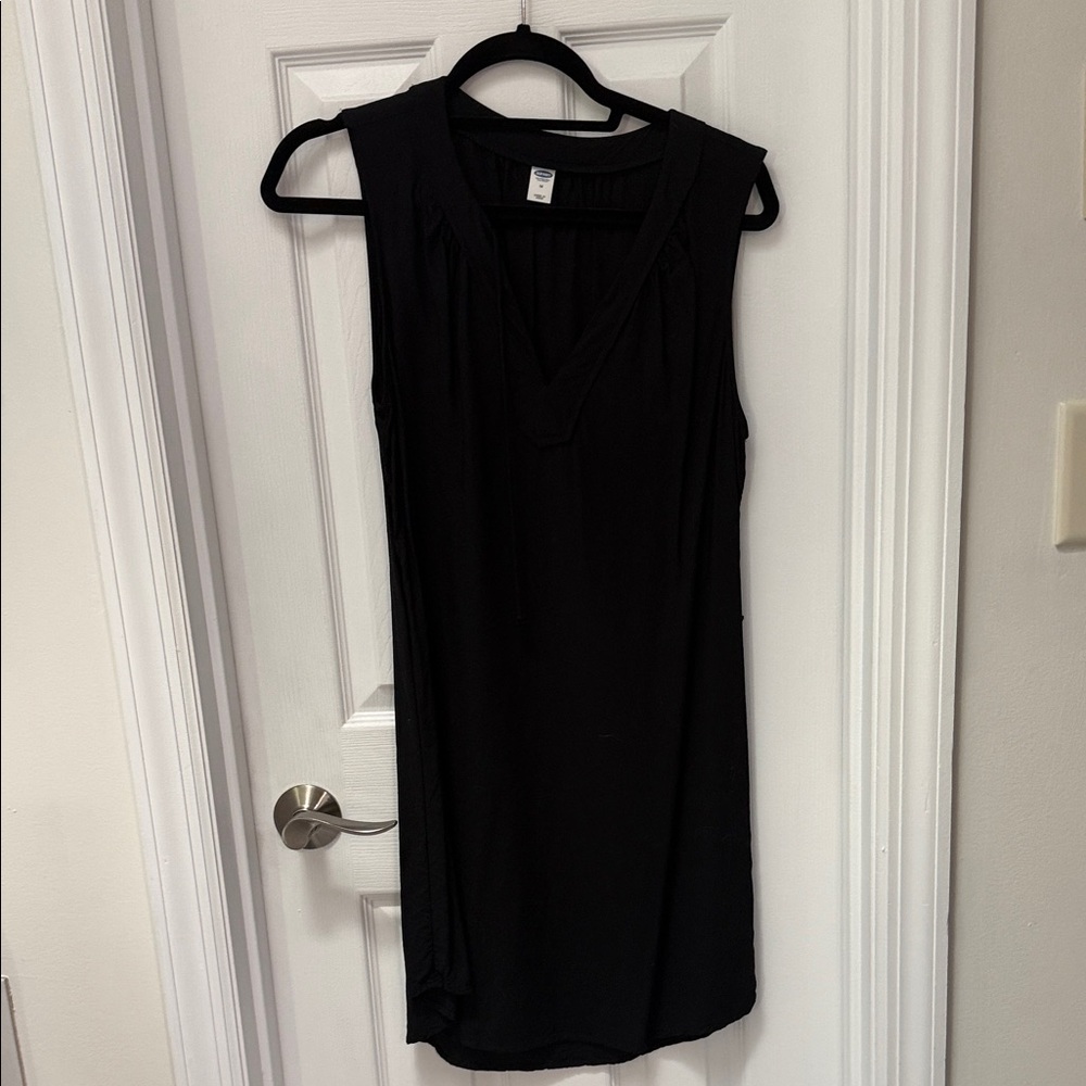 Old Navy Black Sleeveless Dress